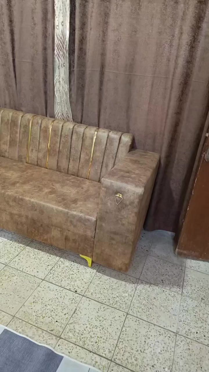 سلام عليكم ديوان جديد نجاره مو سوكي 14 مقعد مع كراسي كلاسك عدد 2 جديد مامستخدم تم انجازه قبل يومين خشب روسي مقاعد الديوان كلها بلايود اسود +  اسفنج مميز 10سنتيم والضهر اسفنج مميز 5 سانتم
للاسفسار ***********
