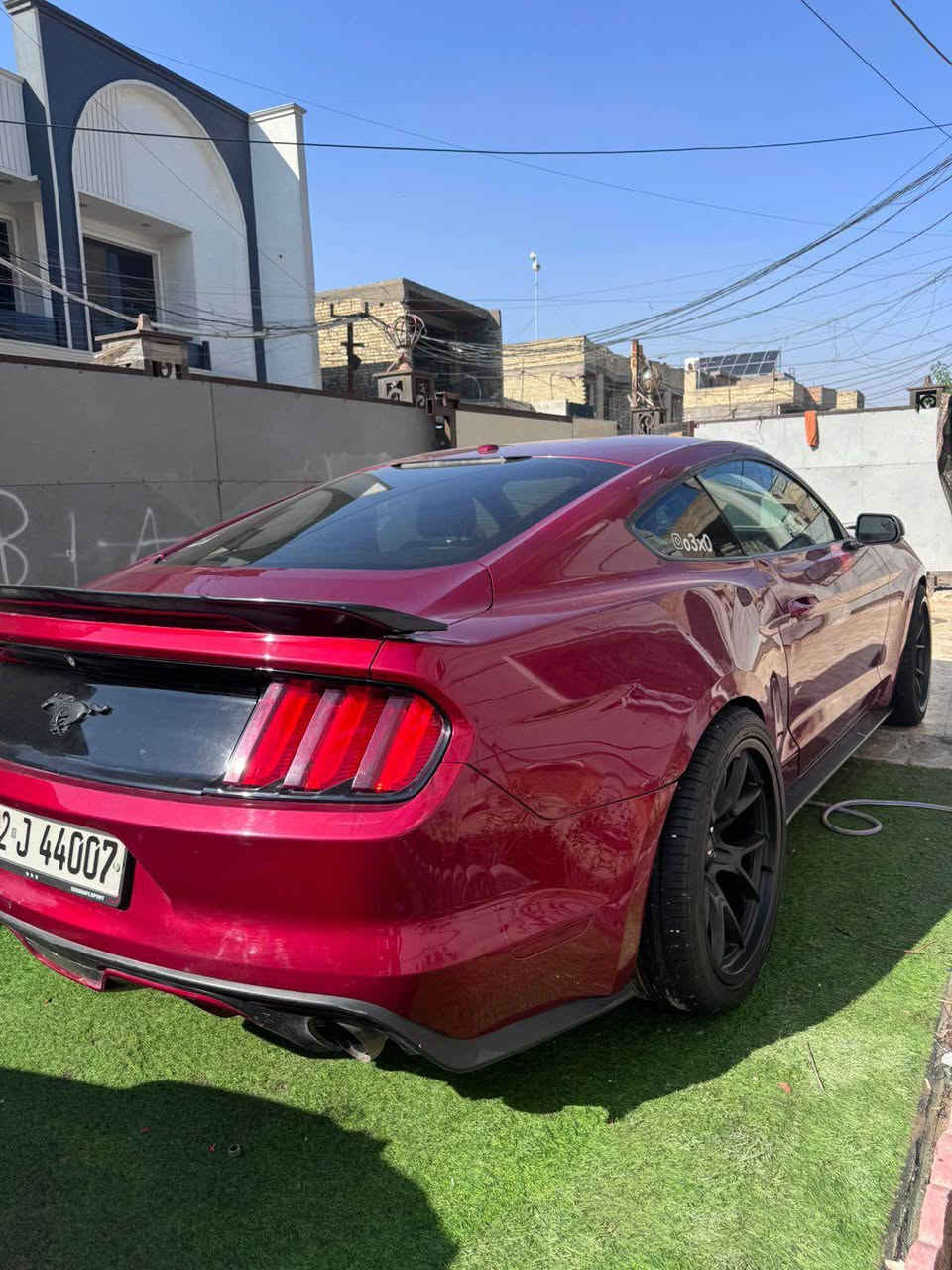 السلام عليكم 
موستنك ايكو بوست 

2016 
-بيها دعاميه ار تي ار 
-ويل 20 جديد 
- بوليش 
- غرفه كلها جديده 
- يعني سياره حلوه ونظيفه خير من الله 
حادثها جاملغ السايق وخشم البنيد ( بدون دواخل )  والجامع الأيسر كبير من امريكا وهنا عندي ضربها ابو دراجه الجاملغ الخلفي صـار بيها صبغ على كد شبر تقربيا  ( ابيع حزام) مكاني بغداد الدوره 
هذا رقمي *********** بغداد, العراق
