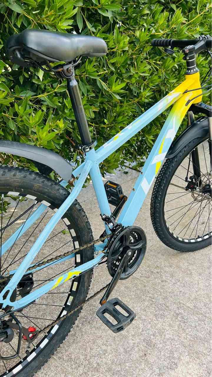 السلام عليكم💛
للبيع بايسكل جبلي حجم 26 جديد كلش 
ستتم شيمانو بدون اي نقص كامل 
بريكات دسك بلمكان كير امامي 3 والخلفي 7 
السعر 150 وبيه مجال بسيط 
مكاني بغداد حي الجوادين 
يوجد توصيل جميع المحافظات 10 
للاستفسار /*********** بغداد, العراق
