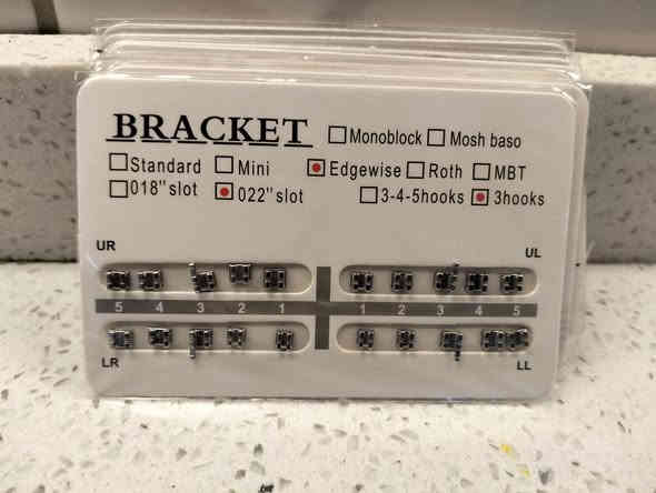 سلام عليكم متوفر مجموعة من ادوات طب الاسنان جديد كبس شركة للتواصل واتساب ***********

