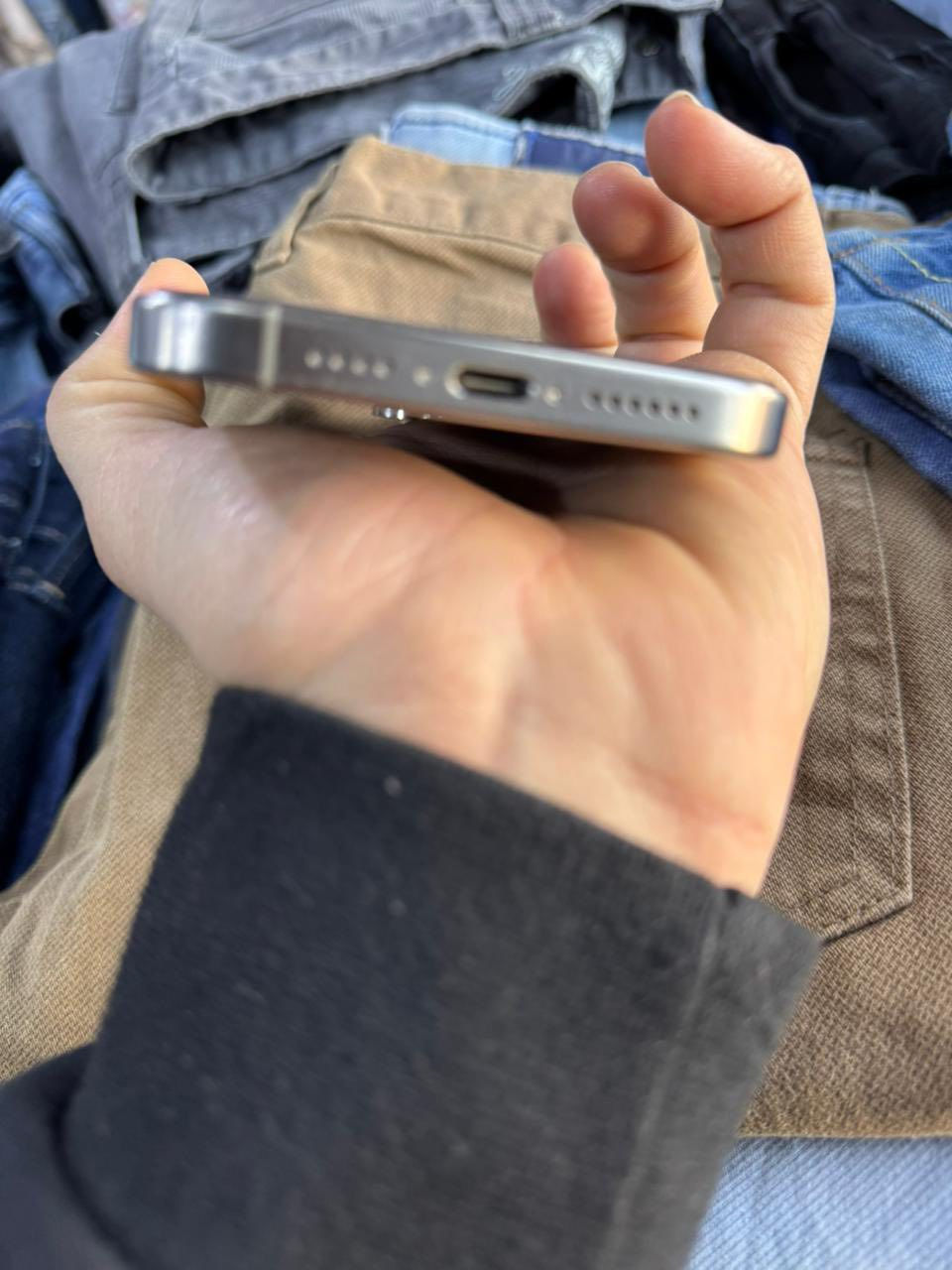 سلام عليكم ١٥ بروه ماكس شرق اوسط
بطاريه ٩٩

مشحون ١٥٥

ذاكره ٢٥٦

نظافه ١٠٠/١٠٠

مكفول كفاله مع كارتونه ملحقاته

السعر مليون ١٢٠٠ وبي مجال قليل كلش

رقمي *********** /حله
