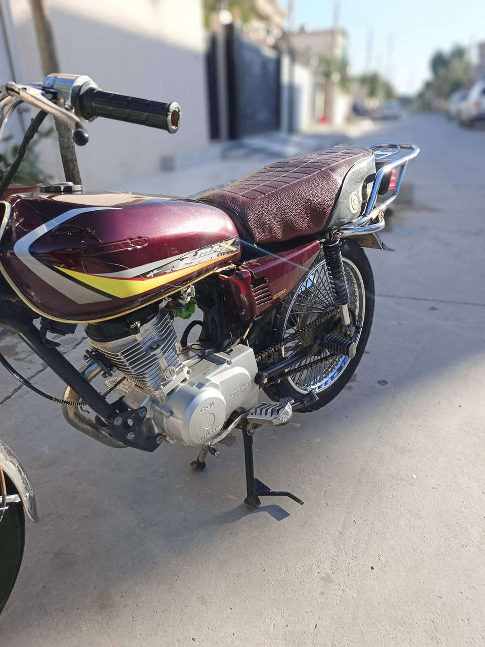 ايراني نامه برو موديل 21 كهربائيات كامله  محرك شرط لا صرف ولا بخار نشاط فول شلعه ومعدل صالنصه صوت بريك جديد تايرات جدد وياله مسطره سعرها 350 بيه مجال قليل *********** مكاني كركوك
