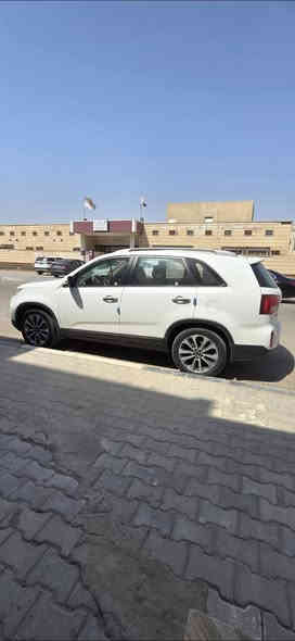 للبيع سورنتوا خليجي كفاله بصمه 4 ستندر بصره بأسمي 
175 ورقه 
المكان اربع شوارع ***********
