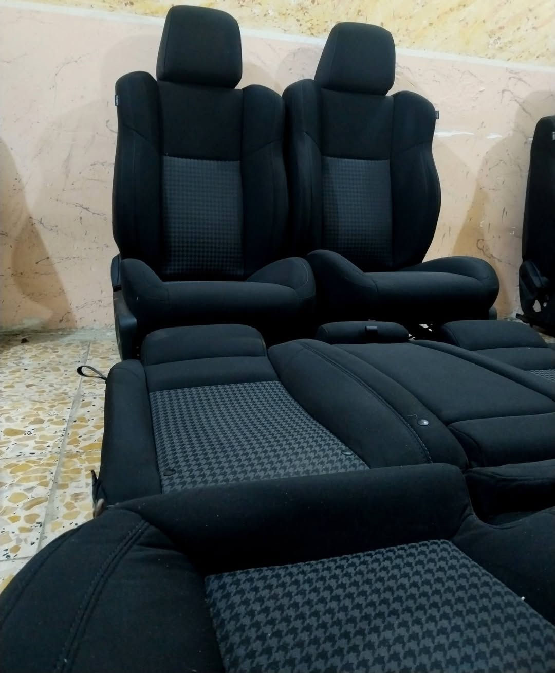 غرفة جارجر مخمل دبل حضن
ترهم من موديل11 لحد 23

سعر 750وبيه مجال

***********
