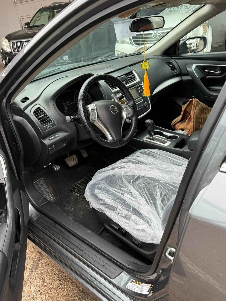 نيسان التيما2017SRكلين
بدون صبخ بدون تعديل

كيرمحرك شه رت

ايرباك ستيرن و برده

ماشي80ميل

تبريد شه رت 

بصمه سياره

كشن كارباء

كشن جلد

127مجال

***********

عقره
