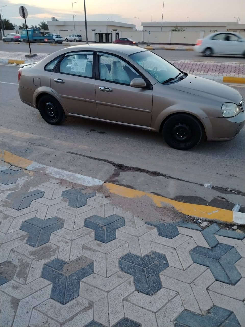 السلام عليكم /للبيع شوفرليت اوبترا وارد خليجي موديل  2006 رقم بغداد محرك 1600نظيف وگير نظيف تخم تايرجديد صدر امامي خلفي نظيف تبريد شغال صبغ عام جماليه اثر جراد السياره بدون ظربه او دواخل شواصي ولغود كفاله حوض وتكم كفاله هزه جديده لوحات جدد شرط اكاتبك عقد مروري مكان السياره الانبار فلوجه الاتصال ع الارقام  *********** /*********** للبيع فقط يعني ما اراوس السعر 67 مجال قليل
