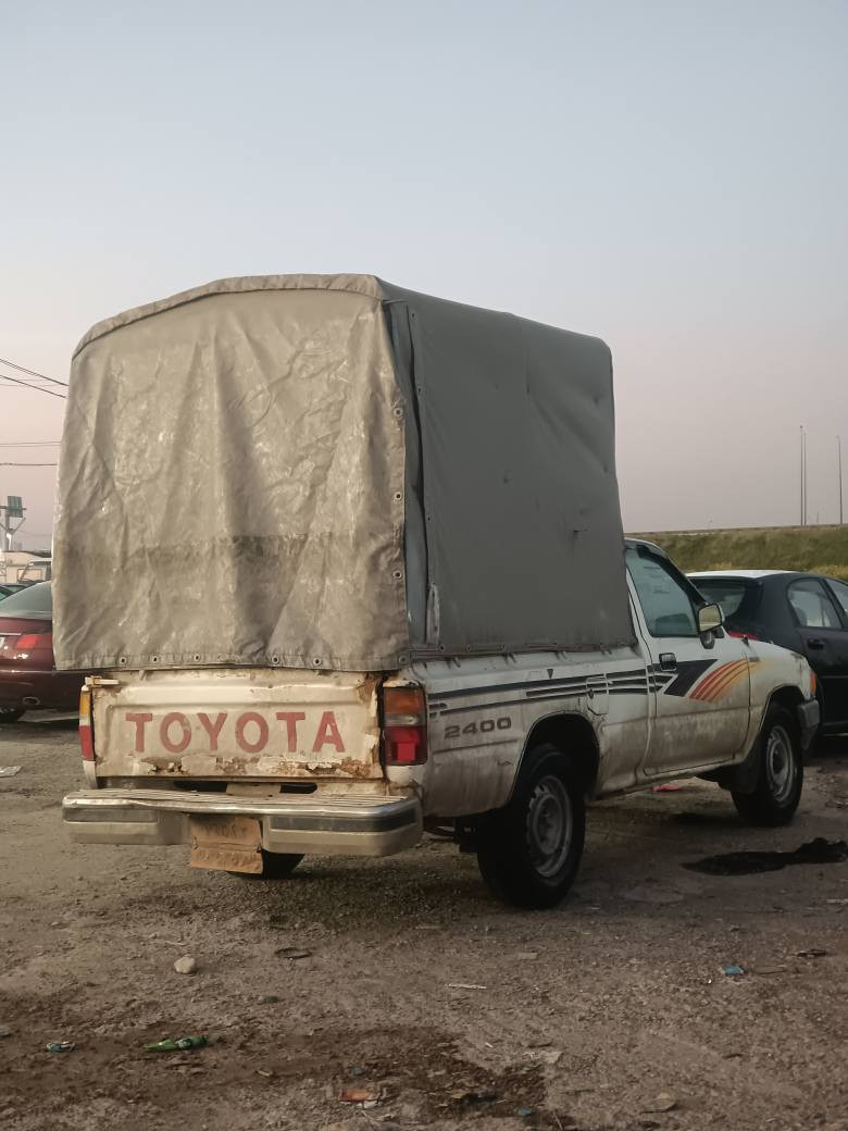 توێتە مۆدیل1991 بۆ فرۆشتن سەیارەکە مەکینەی توێتەی لەسەرە پێنج گێرە سەیارەکە سبوغ حامە بەس براوەو وەرگەرا نو شانسی بەشەرت سەیارەکە تەبریتە بەس ئیش ناکە گێرو مەکینە بەشەرت جوار تایەی نوێی لەسەرە سحری 38وەرەقەو مەجالێکی برایانە     رقم    *********** أربيل, العراق
