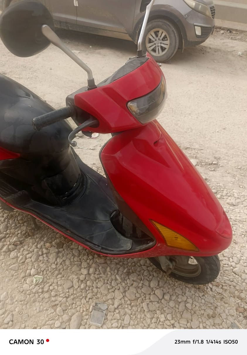 سلام عليكم
دراجه للبيع فقط 
مكفولة من أي شي ما صارله شهرين من مطلعه 
متوازي عله بيعته وبس الشراي يدخل 
سعره 550وبيه مجال بصيط 
***********
ديوانيه مركز
