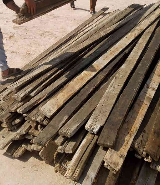 السلام عليكم اخوان خشب اربع مكعب مستع مل ورك طول اربعا متر2مكعب مقا صيرمن الثما نين الحد المتر او نص اكثرمن مكعب ين حسب مكعب+سير جديد صباوحده 3*3 امفصل عله 50 مكعب  المجموع اربعا مكعب ابيع شلع /*********** عنوان الخشب بصره الحوطه السعر مليون اوربع
