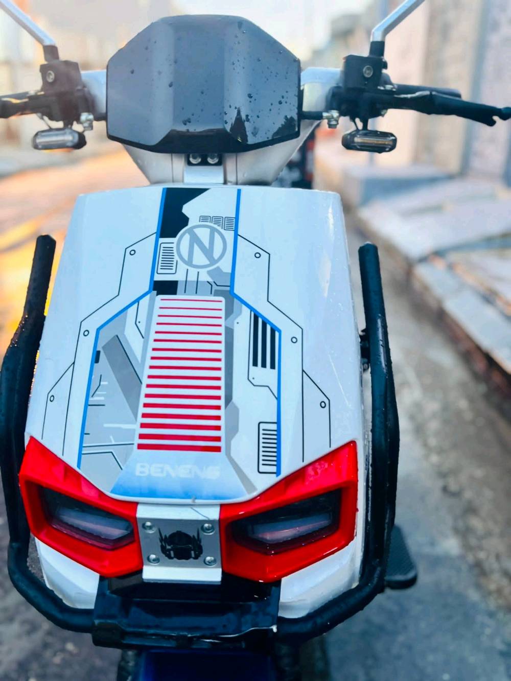 🚨 فرصة ذهبية لأصحاب المشاريع والتوصيل 🚨
🔥 دراجة شحن كهربائية – زيرو وكالة – أداء قوي ومضمون 🔥

إذا تبحث عن وسيلة عمل اقتصادية وتدخل ربح يومي… هذه الدراجة هي الخيار المثالي 💯

✅ استعمال: زيرو كيلو – جديدة بالكامل
✅ تحتوي على 6 بطاريات حجم كبير (مسطرة)
✅ تمشي أكثر من 70 كم بالشحنة الواحدة
✅ قوة عالية تتحمل الشحن الثقيل والعمل المستمر
✅ صندوق خلفي كبير مناسب لأعمال التوصيل والطلبات
✅ إنارة LED قوية للقيادة الليلية
✅ هيكل متين وثبات عالي على الطريق
✅ اقتصادية جداً وتوفر صرف البنزين بالكامل
✅ جاهزة للعمل فوراً بدون أي صرف أو تصليح

💼 مناسبة لـ:
• شركات التوصيل
• المطاعم
• المحلات
• المشاريع الصغيرة
• الاستخدام الشخصي والعمل اليومي

📍 الدراجة نظيفة جداً وحالة الوكالة
💰 السعر: (يحدد عند الجدية)

📞 للحجز والاستفسار راسل خاص أو اتصل على الرقم: (*********** )  واتساب فقط والاتصال (***********)
🚀 داخل ضمان موجوده في المعرض تأخذه مع ضمان بطاريات وعقل وعقد يتوقع بيناتنه
