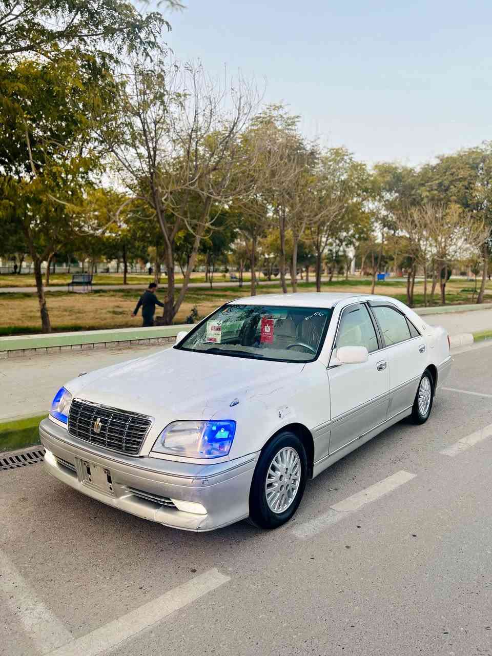 بـەناوی خـوای گەورە .
بــۆ فرۆشتن مـەلیكە 2002
مـووس مـووس
D4 بچـوك . 171
1 دگـم
شــتی لـۆك و تـاقانە 📦.
نـاو زەرد 
سـارد و گـەرم و برێكی بەسراوە
ڕۆنی مەكـینە و پاتـریم تازە گۆڕیوە 
تـاخمێك تـایەو ویلی حـەسیر لـۆك لۆك
140 K.m ڕۆشتوە حـەقیقی .
سـەیارەی دەسـتی خۆمە كامل كامل مەسروف كراوە 
چاڵ و شوخت و قوپاوی نیە 
سەقفــی ڕێك شـوشەیە..
گـێڕ و مـەكینە و كـارەباییی بەشەرتی ١٠ فـیتەر 
لێدراو و كەڤەر گۆڕاو و ڕەقەم شاسی بەشەرت ..
نـرخی 49 گەڵاو مەجالێكی كەمە ..
لـە كەلارم موشتەری نیت ڕەحمەتت لێبێ سەری خۆم و خۆشت مەیەشێنە .
***********
