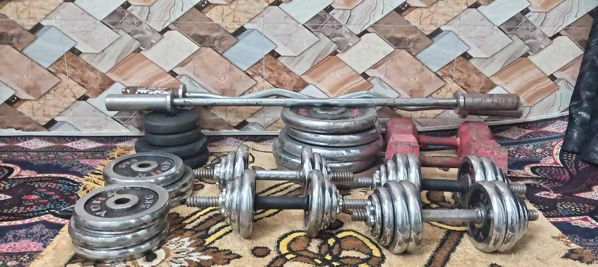 غراض قاعة حديد عدة متكاملة سعر 250 الف عد الوزان مختلف
***********
