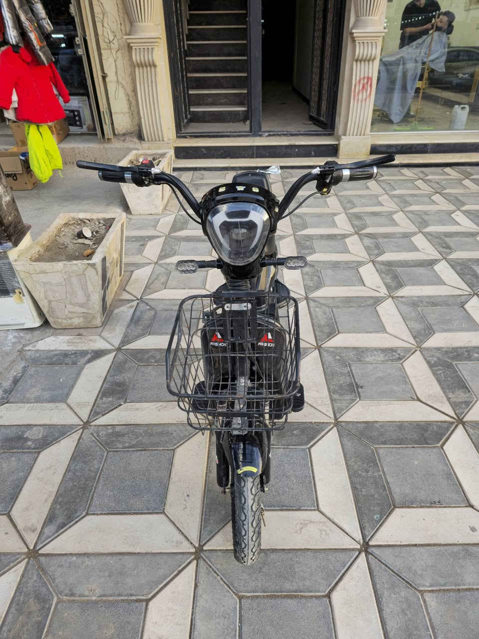 دراجة شحن 48 فولت السرعة 40 نضافه 95 % مكاني بغداد ***********
