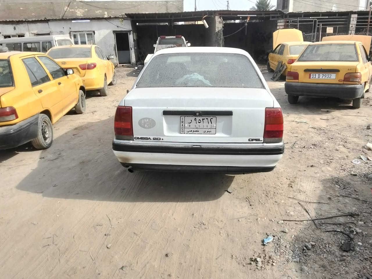 السلام عليكم اوبل اوميجا للبيع جير ومحرك غير من الله تخوم تاير نظيف مكاني دوره هو رجب السعر 35 وبيها مجال ***********
