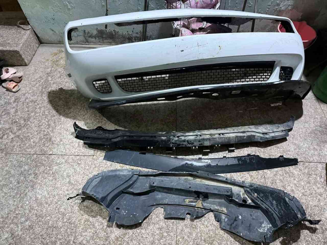 دعامية جالنجر للبيع من 15 وفوك مصبوغة وكاملة العنوان البصرة اربع شوارع قيم بألي يرضي الله 
***********
