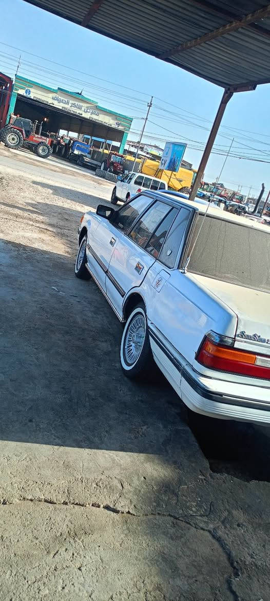 يالله السلام عليكم للبيع سياره نوع سوبر موديل 1986رقم بغداد شرط التحويل سنويه ما نافذه السيارة كير ومكينه وشاصي كفاله بلادي محرك بلادي مكفول من تنقيص ولا تبخير كير اوتماتيك داخل حبري فتحه السيارة جديدة تخم تاير امامي خلفي صدر جديد كهربائيات كله شغال وجاهز تبريد ثلج السياره بيه مكانات صبغ بصيط السيارة مال جناي ماتصرف عليه الف دينار شرط تراي السيارة كلش حلو السيارة وضع الشركه كلشي ما ملعوب بيه جام كهرباء مسجل 4سماعات جدد باتري جديد بطاين وكشنات بلاديه مكان السياره واسط قضاء الزبيديه لاستفسار اتصال على الرقم التالي ***********السعر50ببيع مستعجل وبيه مجال للطيبين الي ما يعجبه السعر ينورنه بكلمه طيبه أبو ابو علوش الشمري
