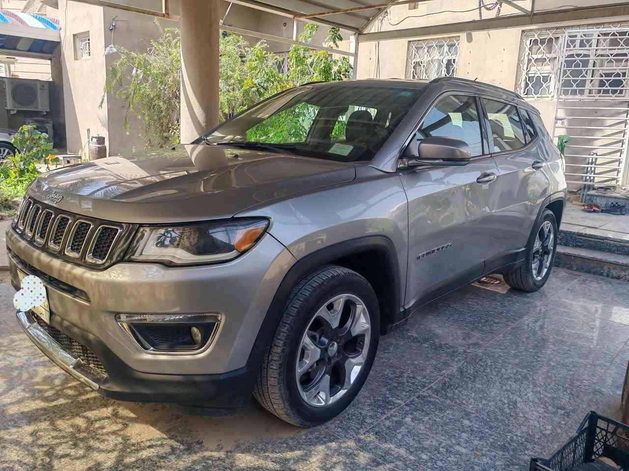 كومباس 2018 لمتد وارد امريكي تو ويل  وليس دفع رباعي
# فول مواصفات عدى الفتحه :
- مكينة 2400
-كير 6 نمرة
-قطعتين تبريد
-بصمة تشغيل+تشغيل واطفاء عن بعد
-شاشة كبيرة +كاميرا خلفية
-جنطة كهرباء فتح وغلق  عن بعد
-اوتو بارك + سايد بريك دكمة
-مانع انزلاق
-كروس مثبت سرعة
- رادار امامي مثبت مسار قيادة ذاتيه
-كشنات جلد + تحكم كهربائي كشن السايق
-اشاير مري +مؤشر نقطة عمياء

#السيارة ماشية 90 الف ميل
 قابلة للزيادة
#كير ومكينة وشاصي وبنيد  كفالة
#ايرباك ودواخل سليمة100٪ بدون ضرر

#ضررها بامريكا ضربة بالجنطة + سرقة المزادة الامامية اليمنه  السيارة  بدون تبديل اي قطعه عدى المازدة اليمين  وصور الحادث مرفقة 

# مكان السيارة ديوانية / الرقم  بابل تداور جميع المحافظات

السعر154 ورقة قابلة للتفاوضل
للتواصل وتفاصيل اكثر ***********
