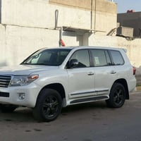 لاندكروزر 2012 للبيع 4600 V8 صبغ احزام للاستفسار 07708800030 السعر  27...