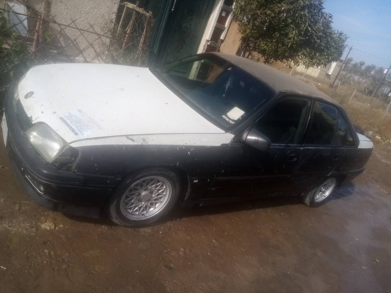 السلام عليكم للبيع سيارة اوبل اوميكا موديل ٩١كيرومحرك ونجي ياباني كيراوتو باتري جديد ماسحات زراكات لايتات هورن الكل شغال تايرات سبير انظاف غرفةنظيفةمسجل شغال رقم انبار حائز ثاني يعني بس اثنين مالك وحائز اني ماخذهامن الحائز ونطيني وكالة سيارة سنويةتفاصيل لان ضايعةعندالحائز بالبيت من شايل السعر١٨والكشركدام العين بعداقرةكل التفاصيل وفتهم كلشي واني بالخدمةللطيبين رقم الهاتف واتساب ***********وتدللون العنوان بغداد الشعب قروب سيطرة الشعب القديمة مدخل السريدات
