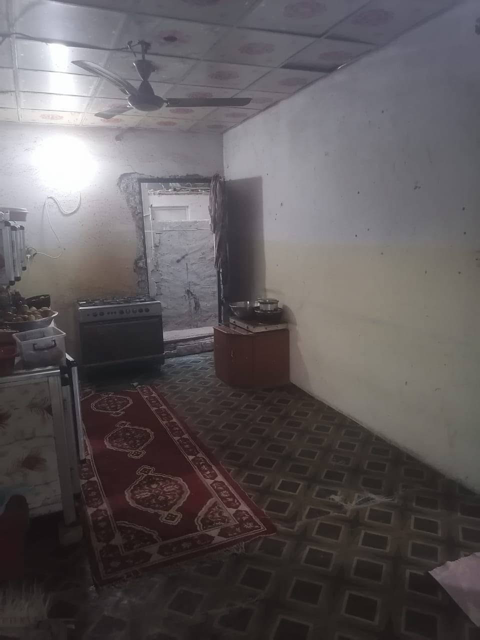 بيت مساحه ٢٠٠ متر اصلاح زراعي بي ورقه مشمول بلتطويب يحتوي على   غرفتين نوم وهول ومطبخ ومجمع صحيات ومحل فرن صمون وركن شارع تبليط بل باب ابو غرق حي البتول قرب حسينيت ام البنين تبعد عن حله كربلاء 100متر الشارع العام حله كربلاء وسعره 30 مع مجال كلش بسيط استفسار وات ساب *********** حلة, بابل
