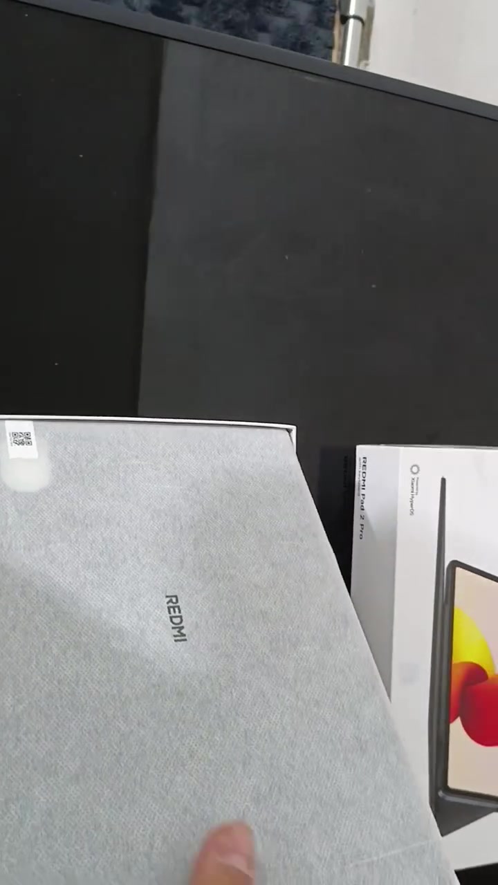‏@:متوفر عندي ايباد redmi pad 2 pro
يجي بذاكره 256 العشوائيه 8 يدعم تخزين خارجي ميموري كارد ومنفذ سماعه 3.5
شاشه بدقه 2.5k ب اكثر من مليار لون
مقاس الشاشه 12.1 انش
معالج snapdragon7s gen4 ثماني النواة بدقه تصنيع 4 نانو متر
يدعم 60فريم مستقر بجوده،hdr
يجي ب4 سبيكرات محيطيه بتقنيه dolpy atmos
بطاريه 12000 ملي انبير بقدره شحن 33w وشحن عكسي 27 واط
يجي بفريم المنيوم
تردد الشاشه120hz هيرتز IPS LCD
يدعم الواي فاي الجيل السادس وبلوتوث 5.4
الجهاز مستعمل اشتريته للدراسه وهسه اريد. ابيعه بسبب احتياجي للمال والجهاز قوي وما يعيبه غير وزنه او حجم شاشته لان الجهاز جبير بالذات للي ممتعود عل احجام الجبيره من الاجهزه سعره 350 الف وبي مجال شويه ضرره بس ضربه بالشاصي صغيره موجوده صور هم
للعلم الجهاز تجي ويا ملحقاته كيبورد وشاحنه الاصليات زائد هديه فريز ميمو مكاني نجف للتواصل واتساب او فيسبوك ***********
