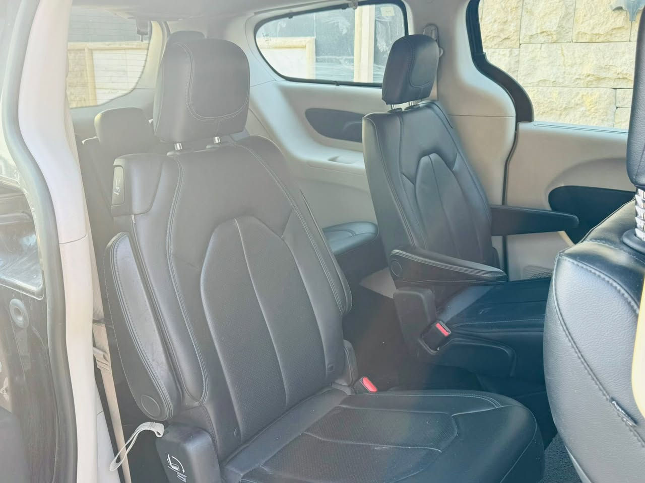 السلام عليكم.  باسيفيكا للبيع موديل ٢٠٢١    ماشية ٨٢٠٠٠ميل مواصفات كاملة بدون فتحة  ضرر جاملغ مصبوغ و دعاميه بلادي بدون صبغ   بدون ايرباك 

كشنات جلد مع خزن
كشنات تدفئه مع ستيرن
كامرا حساس خلفي بلاد 
تشغيل عن بعد
رادار خلفي امامي
بصمة تشغيل عن بعد
كار بلي
اوتو ستوب
اوتو ستارت
اوتو لايت 
كامرا تحديد مسار 
لايت بك لايت لد 
شاشة كبيرة
شاشة اعطال كبيرة
ابواب صندق كهرباء
 السعر٢٢٢  بيها مجال. تفاصيل اكثر. 

*********** 
ملاحظه السياره داخله كلين من سويت سونار طلعت مضروبه جاملغ ومصبوغ 
    
سيارة نظيفة جدا كلشي على وضع الشركة #كرايسلر_باسفيكاعنوان بغداد قرب تقاطع درويش
