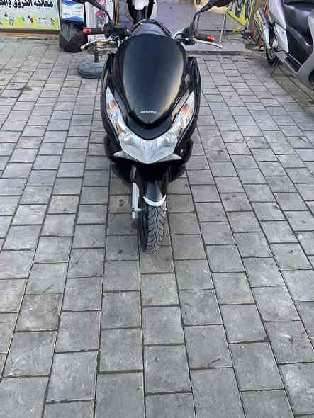 سلام عليكم 
Pcx جيل اول 
ياباني مكينه 125 (jf)
كفاله عامه كفر ومكينه دراجه بالكارتون 
مستخدمه شي قليل 
مال رنبه ماشيه 21 ✅
دراجه مكفوله من الشخط تجي وشوف 👍
العنوان بغداد الرأسه شارع عشرين 
السعر 1750 
***********
