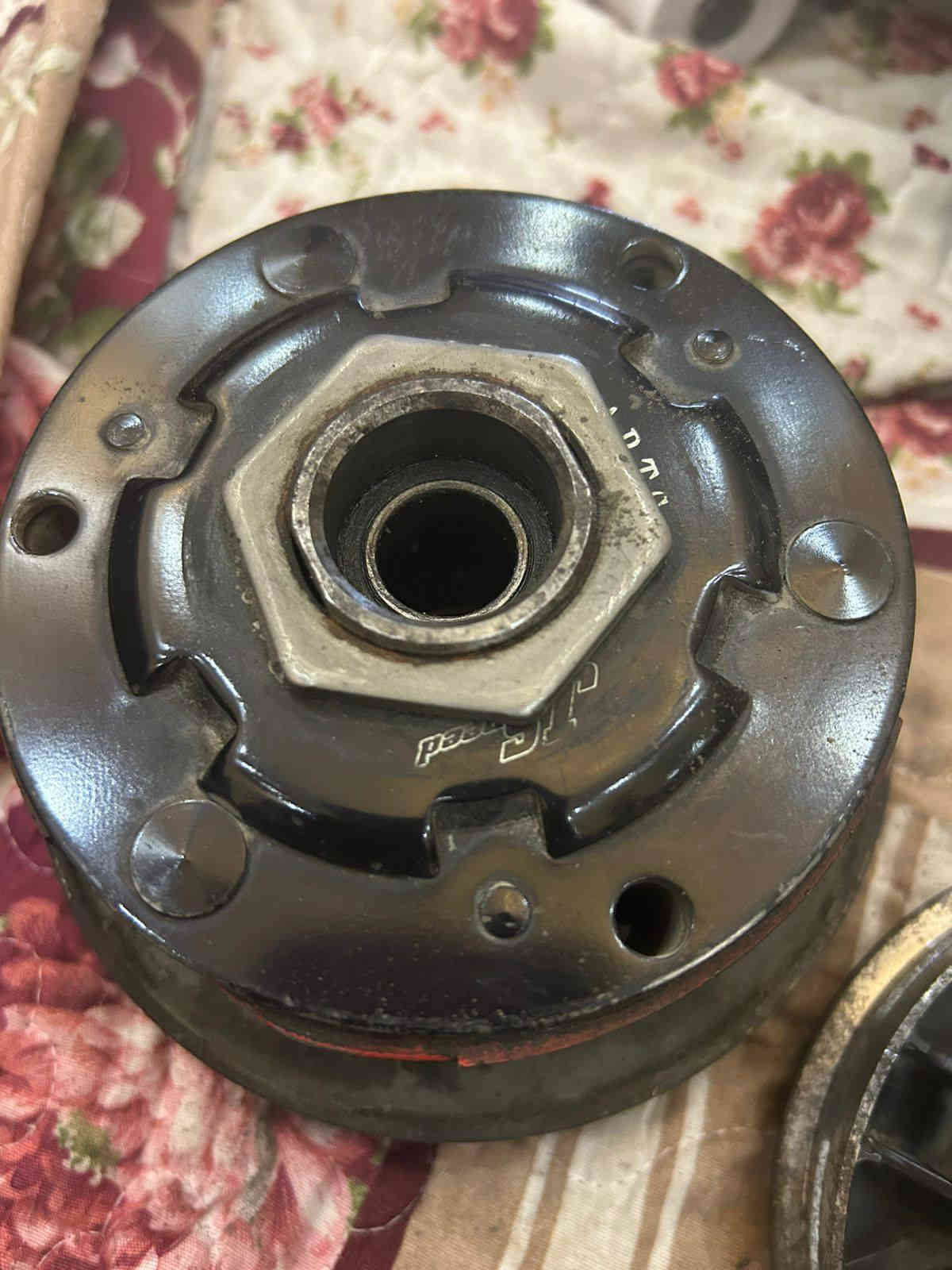 كلجات سكنس عام امامي خلفي رياضي كلش قويات الصينيه مال كلج خلفي نحاس اصلي وبيه سبرنكه 1500 ار بي ام كلجات كاملات هنه وخرزهن وفيبراتهن للبيع شرط عله الشغل السعر 150 الف مكاني بغداد حي الجامعه وتساب ***********
