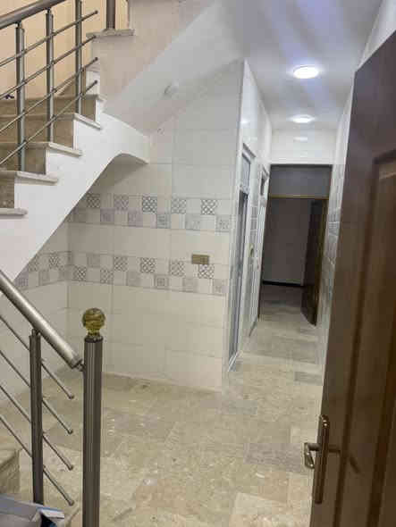 مشتمل للبيع الشعب مقابل سوك 4000 

شارع مدرسه صلاح الدين

مساحه ٤٥ متر ستقبال وحولي وخدمات 

الطابق الثاني (٢) نوم وخدمات 

معروض بمكتب الكناني *********** 

السعر ١٣٠ مليون وبي مجال
