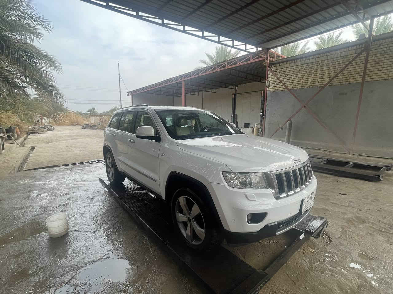 السلام عليكم
جيب 2013 فوول مواصفات اعله فئه  خليجيه رقم بغداد 

مكفوله من كلشي بيه شويه صبغ بالجاملغ الخلفي والباقي مكفول ***********

السعر 190$
