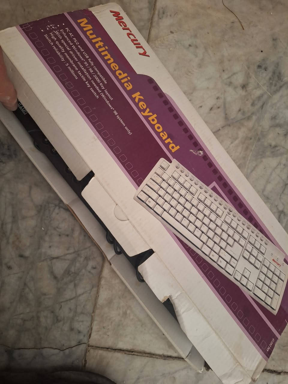 اخوان سعروهن بنور الله شيسون ذني حاسبه LG ومعالج
مكاني الدوره شارع الصحه وتساب *********** ماكو توصيل 
كيبورد واحد بكارتونه وثاني بدون
مالت تصوير او استنساخ  مال طابعه
