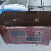 ميز مكتب للبيع السعر خاص نتصل ع رقم 07833369939