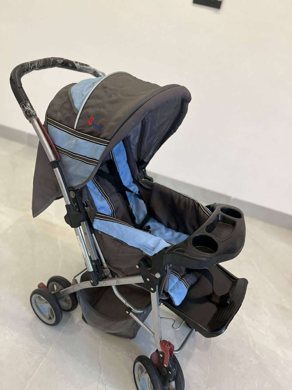 عربانة اطفال للبيع السعر 75 وبيها مجال بسيط


**إذا كنت صاحب هذا الإعلان وتريد حذفه لأي سبب، رجاءا أرسل رسالة إلى الدعم الفني**