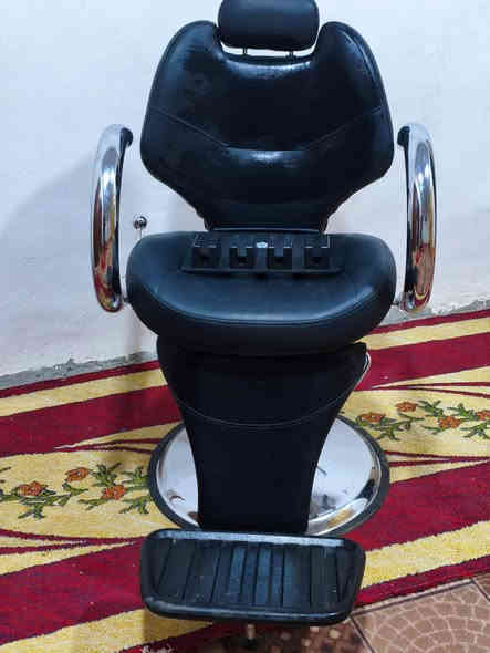 اسلام عليكم كرسي حلاقه استخدام اقل من شهر مكاني البصره -القرنه السعر 200 للستفسار 📞 ***********
