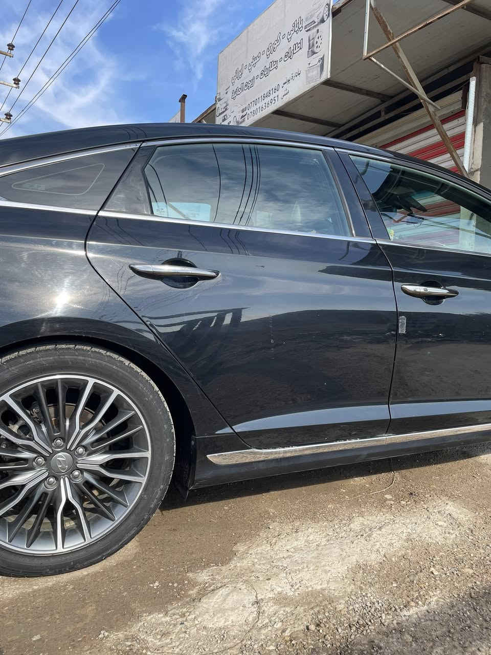 سوناتا 2018 سبورت كلين كلين
بدون صبغ شوط حتى دعاميات شركه ليبل واحد حتى دعاميات ليبل  ضررها بسيط الدوسه مفتوحه
مكينه كير شرط 
حداديه امامي خلفي شرط
تخم تاير جديد
سياره بسمي شخصياً
تقريبا فول مواصفات 
شاشة كبيرة
كامرة دوارة مع حساسات
فول تحكمات ستيرن 
شفتات ستيرن
لايتات ليد 
نقاط عمياء واشاير بلمري
بصمة السيارة
فتحة سلايد 
كشنات تدفئة
 سقف اسود الداخل
ماشية 85
محرك 2400 
مكاني بغداد المدائن سعرها 160@
كلشي موجود بسوك
***********
