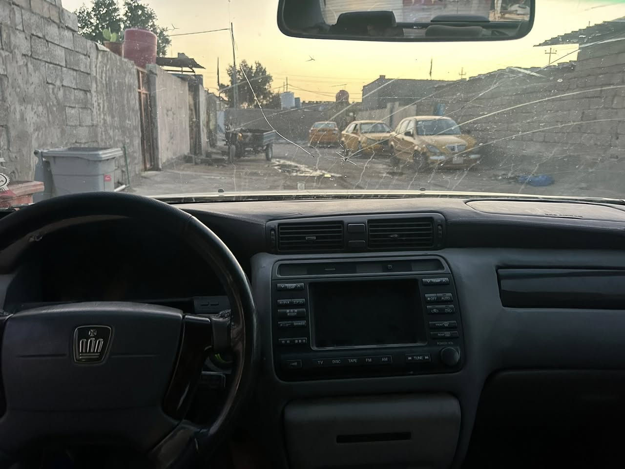 سلام عليكم سيارة جنون ادوات اربع دكم بدون كصة بيه ضربات بل جاملغات الخلفية فقط *********** بكان السيارة بصرة خور الزبير ؟ السعر 35 وبية مجال ؟ وبية رقم وسنوية
