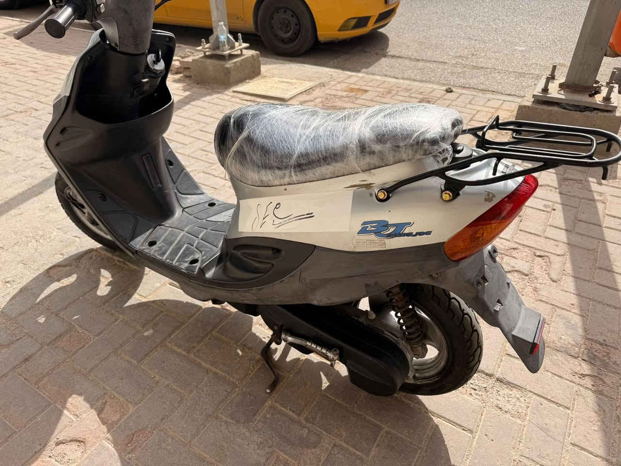 السلام عليكم بيجي حاويه مامفتوح نضيف ماصارلهه هواي من طلعت تقريبا 3 اشهر
سعرهه 825 بيهه مجال ***********
