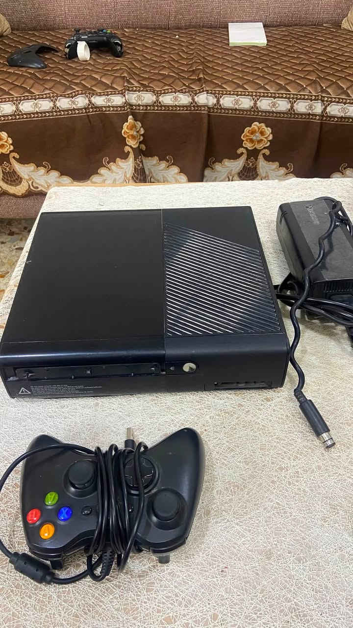اكس بوكس 360 مهكر سوبر سلم
الجهاز كفره مو مرتب بس الجهاز نضيف وصامت وكلش خفيف 

طبعا مهكر ويحتىي على 100 لعبه قويه وممكن تضيف اكثر 

كامل ملحقاته جوجستك ومحوله وكيبل اج دي 

السعر 85 

مكاني حله واكو توصيل  🚚 

*********** وتساب
