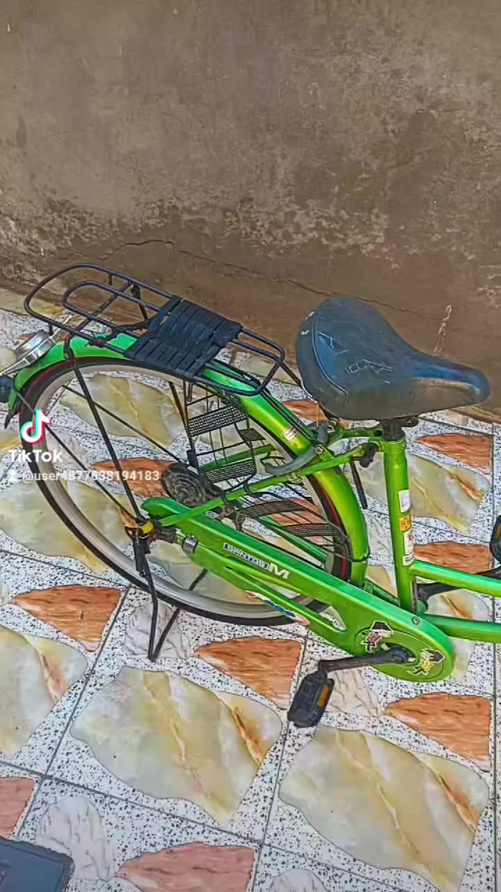 سلام عليكم بيسكلات فول نضافه
للبيع 

لاخضر مديل 21  سعره ب 90 

والثاني لون بيذنجاني مديل 22 سعره 125 

اسعارهن قفل  متوازي عل بيعتهن

رقم ***********
