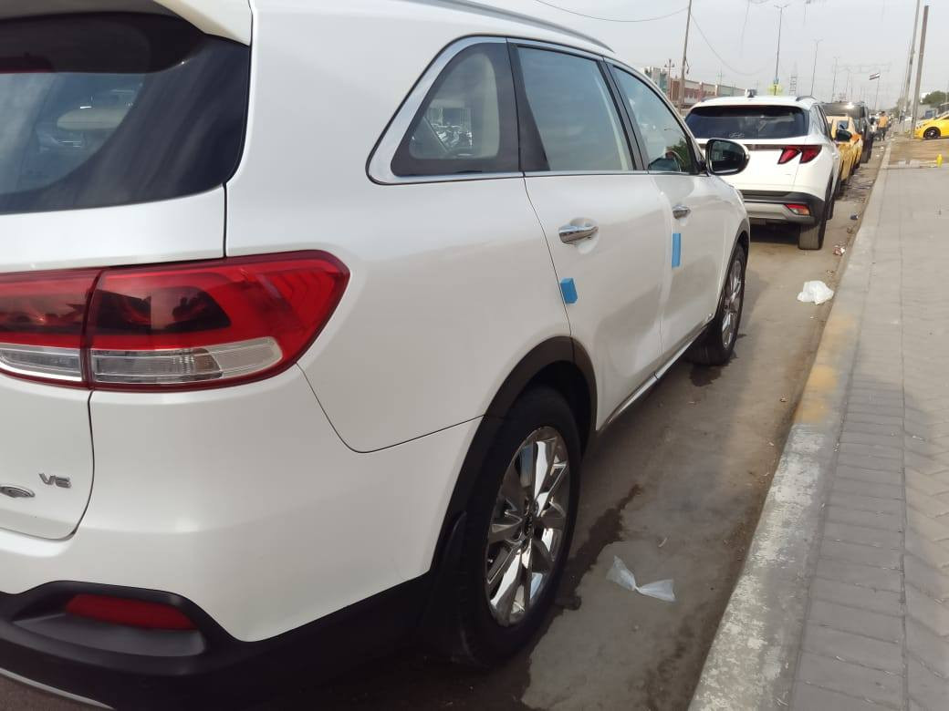 سورنتو موديل 2018 مكينه سته سلندر سبعه راكب. رقم بغداد  خليجي فول مواصفات بيه بنيد وجاملخ صبغ بدون دواخل سياره جديده السعر ٢٠٥ . قفل
مكان السياره بغداد حي النصر هاتف ***********
