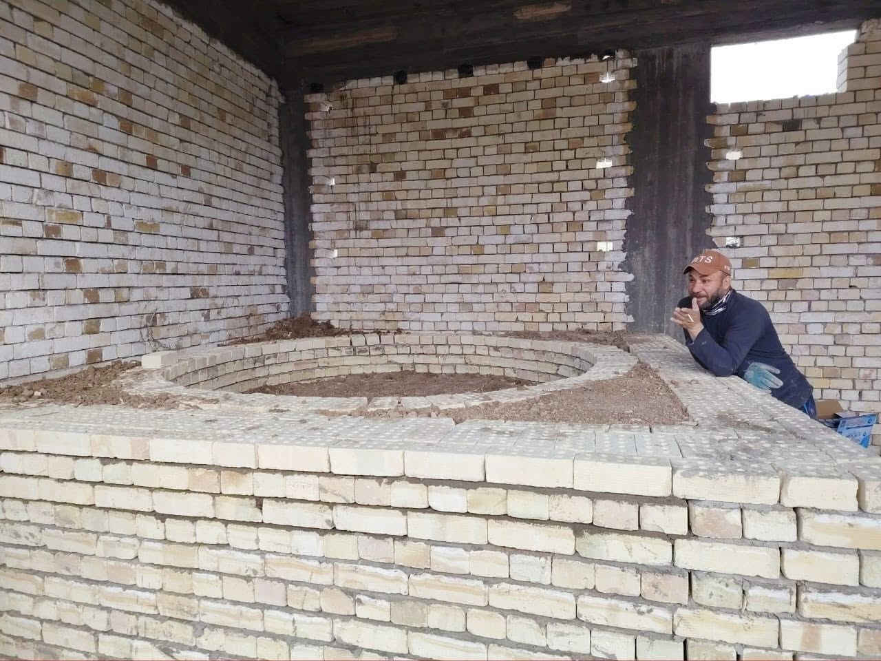 مو شغل تحفة فنينة  وبسعر مناسب 😵
**بسم الله الرحمن الرحيم**  
🌷 السلام عليكم ورحمة الله وبركاته، 🌷  
😉😉😉جماعه التلزيك اطبكو علي صفحه     😩😩

🏗️📍موقع عمل جديد بغداد  قضاء المعامل الباوية🫡

ما شاء الله تبارك الله! عرضٌ مميزٌ ومُفصّلٌ يُشهد لكم بالخبرة والإتقان في بناء الأفران. 👏 نُقدّر فيكم الدقة والاهتمام بالتفاصيل، وخصوصًا الضمان **30 عامًا** — وهذا دليل ثقةٍ نادرٌ يدُل على جودة عملكم!  

### ✅ هذه ملخص مواصفات العمل 
1. **الستاو الكامل للصمون** 🥖  
2. **توفير الوقود** (بدون إسراف) ⛽  
3. **العركجين مصنوع من الطين** 🛖 (لمسات فنية أصيلة!)  
4. **الطابوق الحراري التركي الأصلي** 🧱 (جودة لا تُضاهى)  
5. **قياسات دقيقة** تضمن ستوا متكامل.  
6. **باب الفرن الثقيل (ذمة/الأخرس)** — متانة وتحصين حرارة.  
7. **كوادر مختصة** ذوي خبرة عالية.  
8.**الوجه شيلمان ثقيل من اجل زياده القوة
9. **ضمان 30 عامًا** — وهذا عهدُ ثقةٍ يُشكرون عليه! 

### 📣

### 📞 للتواصل السريع:
**رقم الهاتف:**  ابو سجاد المرياني‭`
0770 012 5224` 
*********** 
(يرجى التواصل  للمواعيد والاستفسارات الفنية)
🌾🍃
