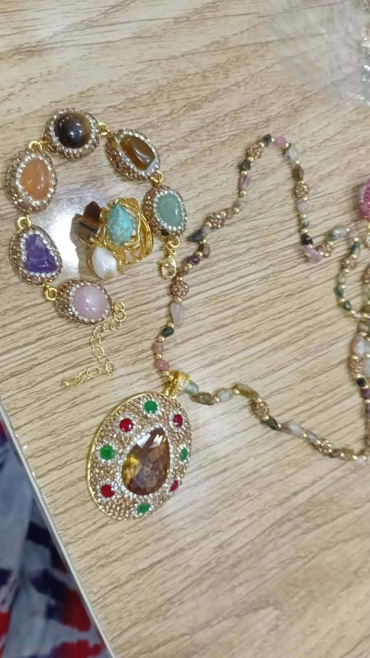السلام عليكم احجار كريمة اصليه نحاس مايكشف مراسله واتساب***********
