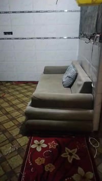 كنب • صالون