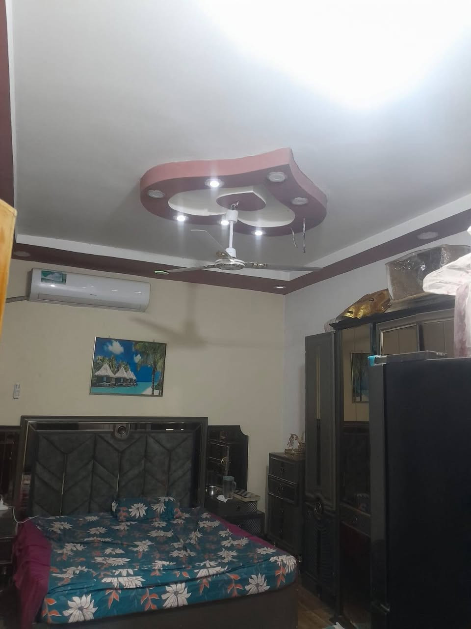 سلام عليكم بيت للبيع مساحه. 130متر فلاحات قرب علوه الرشيد قريبه علا شارع العام وهاذا رقم صاحب البيت *********** بي واتساب لتواصل وسسعر مناسب. بيت حديث
