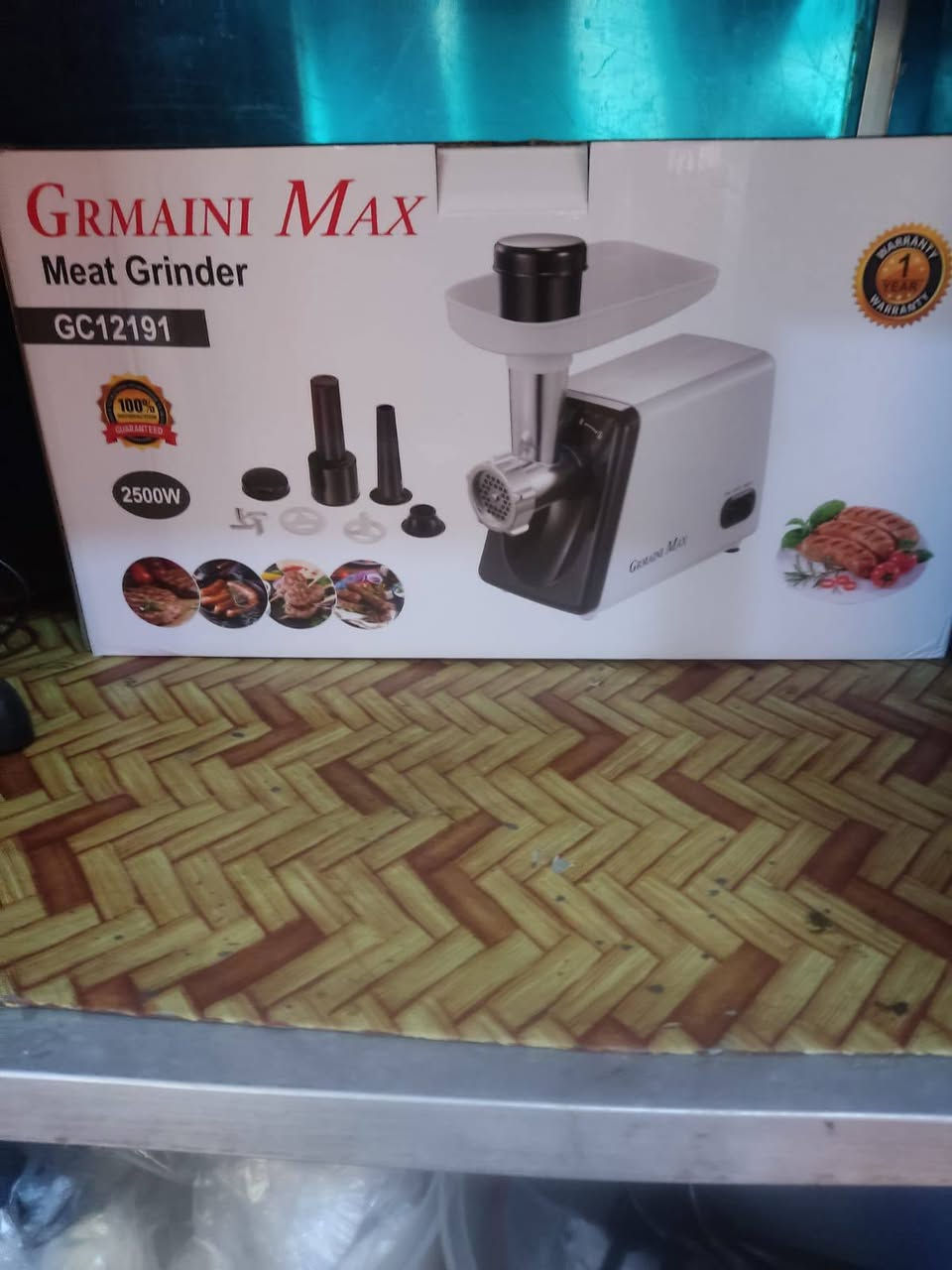 #للبيع
مكنسه كهربائيه السعر 95 الف
مثرامة لحم ب50 الف


**إذا كنت صاحب هذا الإعلان وتريد حذفه لأي سبب، رجاءا أرسل رسالة إلى الدعم الفني**