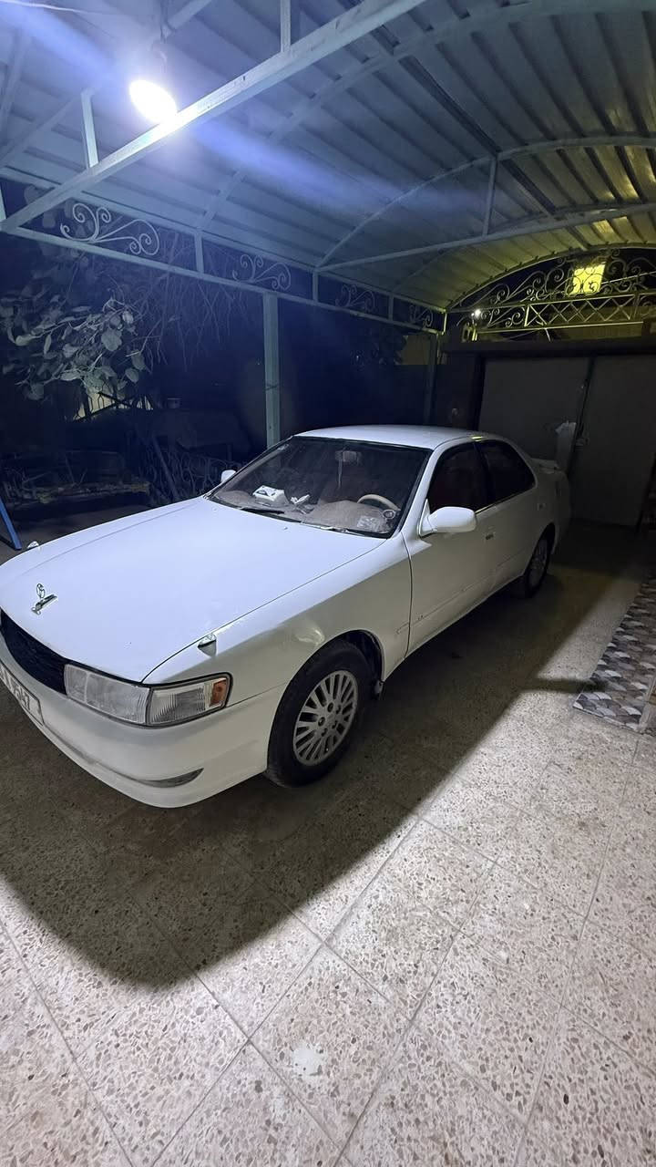 السلام عليكم  كرسته نفخ  مصبوغه عام مكفوله  من الاصوليات و كص ونقل وتبريد خير من الله 
السيارة تخم تاير غرفتها حلوه   كهربائياتها كلها شغاله وبوضع ممتاز   بيها مكينه ونجي  السعر 40 مكاني بصرة
***********
موجود واتساب و ع الخط
