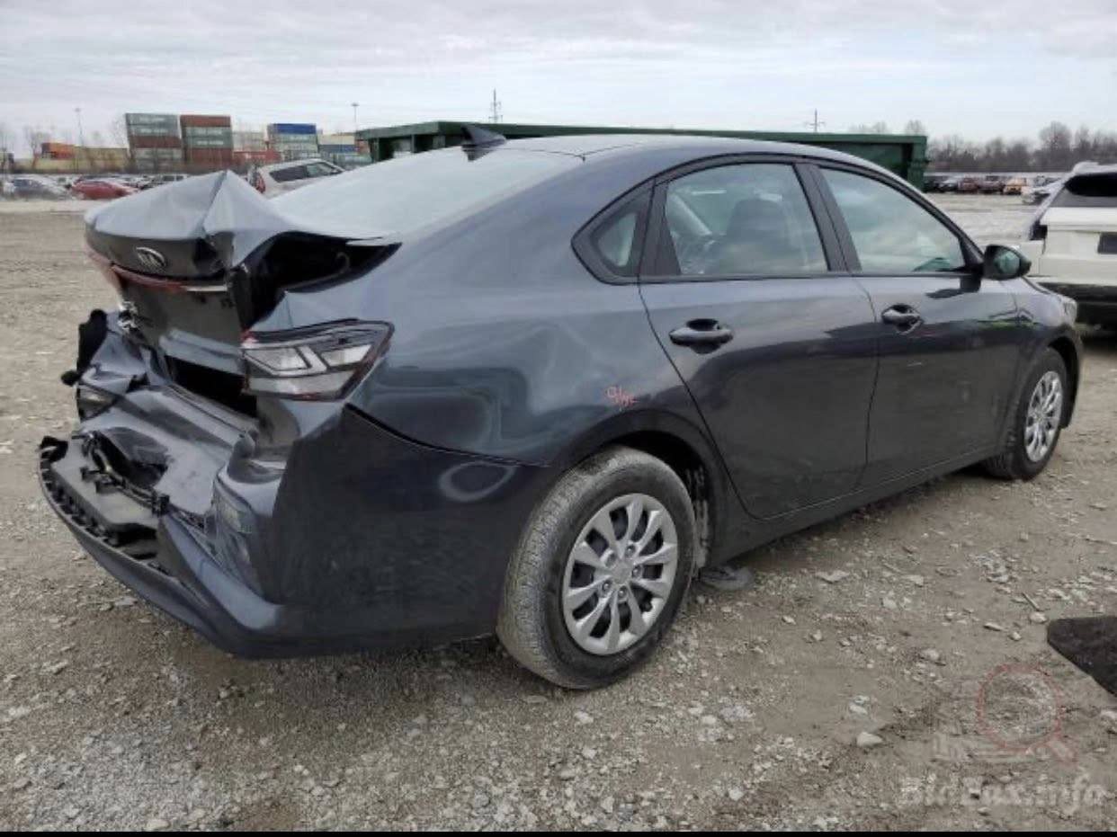 السلام عليكم
كيا فورتي ٢٠٢١ فئة FE

وارد أمريكي 

الضرر واضح بالصوره 

رقم اربيل  لـ 2028 

السياره بدون ايرباك

تحكم استيرن جهتين 

رادار أمامي تحديد مسار 

مكينه ٢٠٠٠كبيره دوش 

نظام مانع انزلاق 

نظام قياده عدد3 

نظام اسبورت 

شاشه كبيره 

كاميرا دواره 

مثبت سرعه
السعر 130 $

بصره ياسين خريبط  ***********
