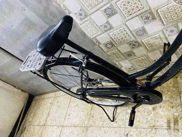 سلام عليكم شباب بليسكم للبيع نضافة ٩٩بل ١٠٠بناتي حجم ٢٧ السعر خاص *********** ماتساب
