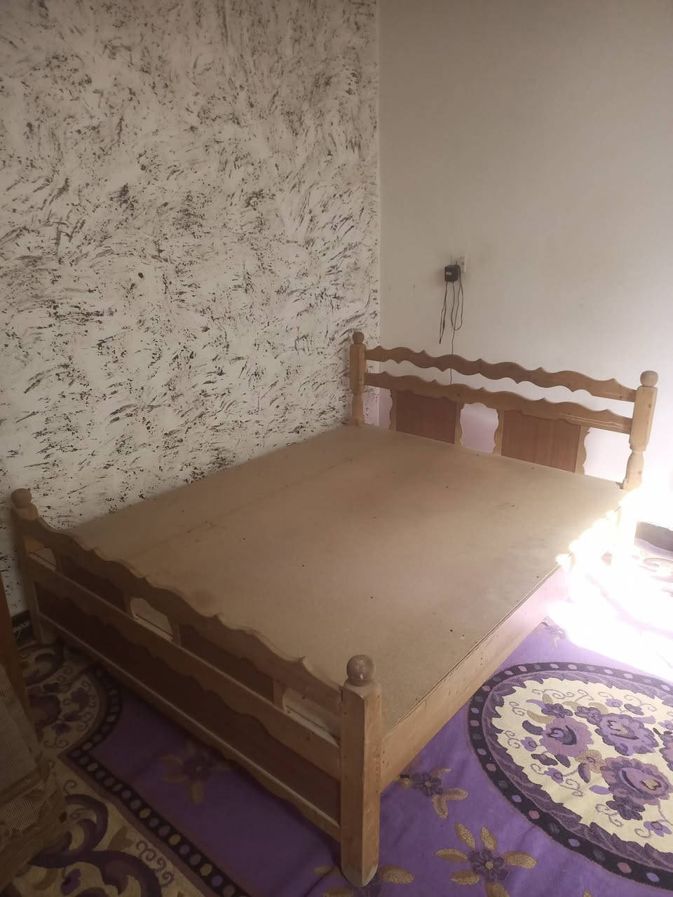 السلام عليكم جربايه نفرين تسكام حجم كبير مع دوشك جديد ايضا حجم كبير السعر 130 مكان حصوه حي عداي/ ***********
