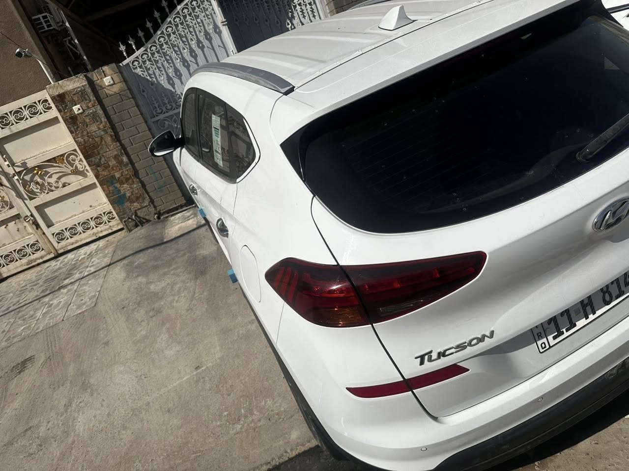 توسان موديل 2020 خليجي 
بصمه 
خمس عدسات 
دبل كشن كهرباء 
شاشه اصليه 
السياره بيها نص باب صبغ فقط 
رقم بغداد ب اسمي 
193$ السعر 
***********
